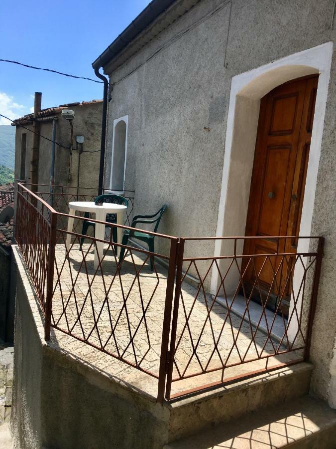 Appartement La Via Di Fuga à Pietrapertosa Extérieur photo