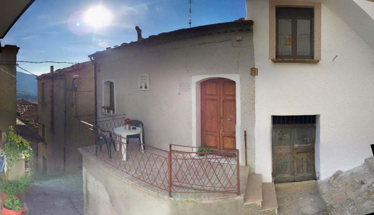Appartement La Via Di Fuga à Pietrapertosa Extérieur photo
