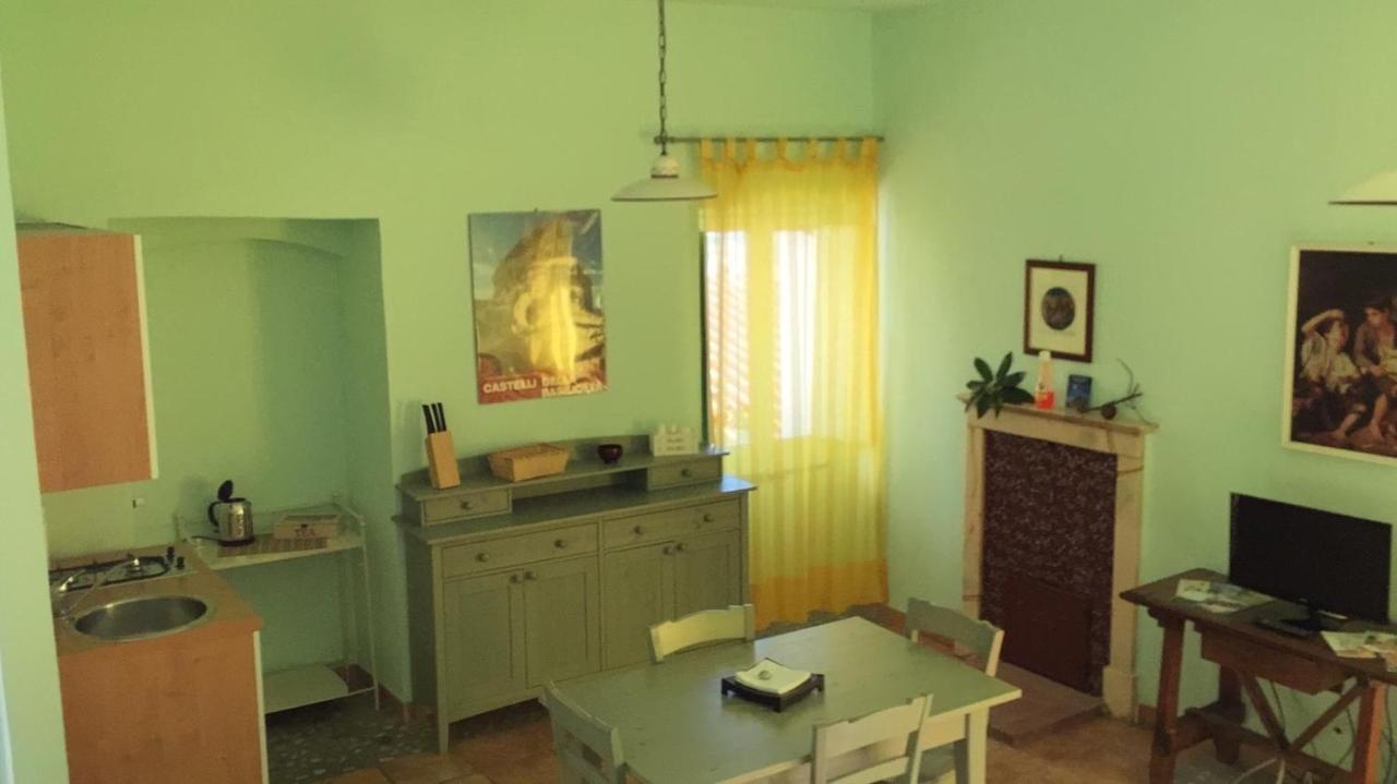 Appartement La Via Di Fuga à Pietrapertosa Extérieur photo